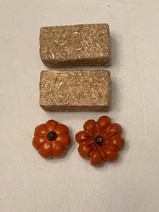 Miniature Hay Bales and Pumpkins