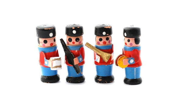 Dollhouse Miniature Toy Soldiers, Christmas Soldiers, Holiday Cake Topper