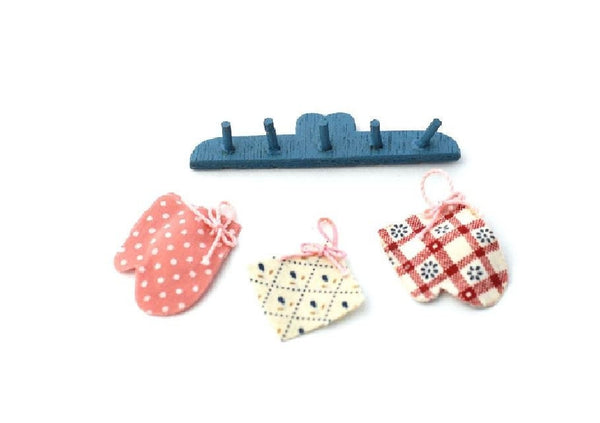 Dollhouse Kitchen Oven Mitts with Hanging Rack, Miniature Blue Rack with Potholders