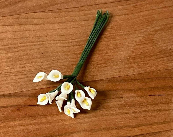 Miniature Artificial Calla Lily Stems. 12 Single Stem White Flowers, Dollhouse Flowers with 4