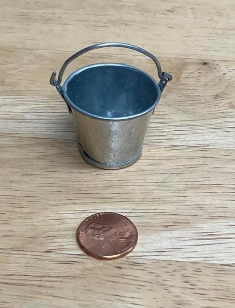Miniature Metal Bucket with Movable Handle, Matte Metal Dollhouse Bucket, 1