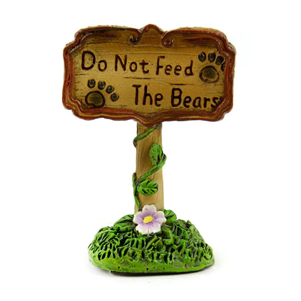 'Do Not Feed The Bears' Sign