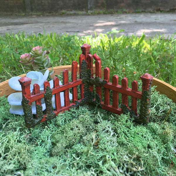 Choice of Red, White or Gray Miniature Corner Fence